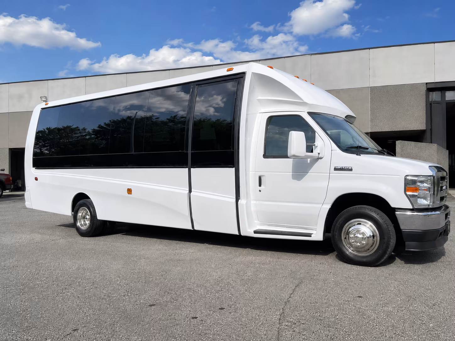 glendalecharterbuscompany com can help you find prom buses before the date fills up